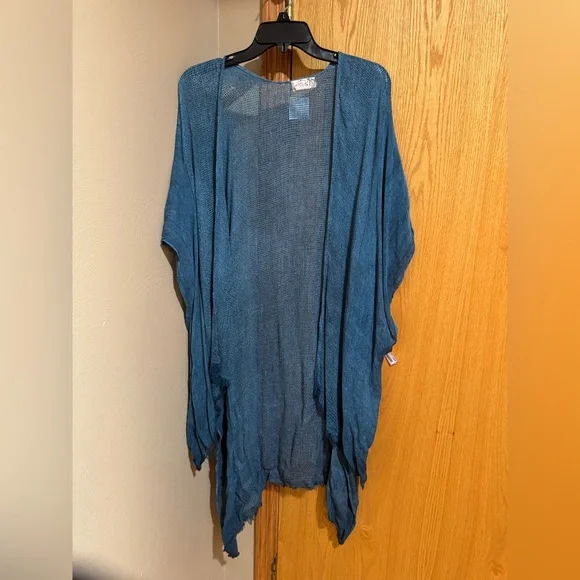 Free‎ People Crochet Wrap. One size. Navy. Lightweight. NWT. Coverup. Layer. - Picture 2 of 5
